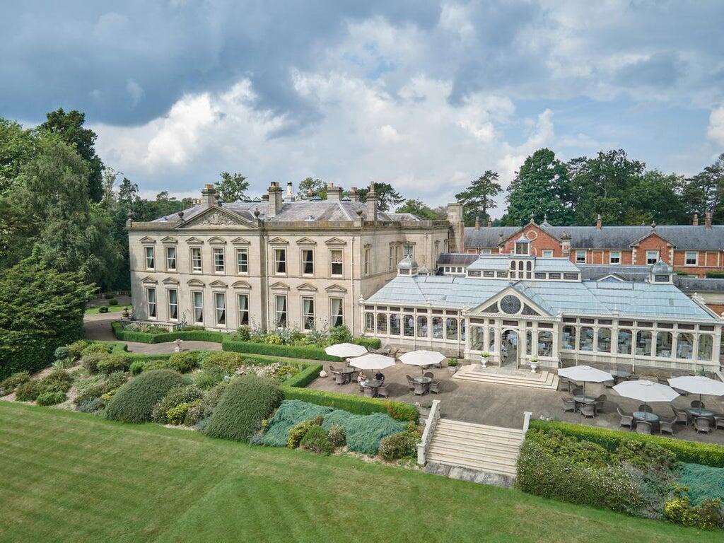 Exterior image of Kilworth House Hotel