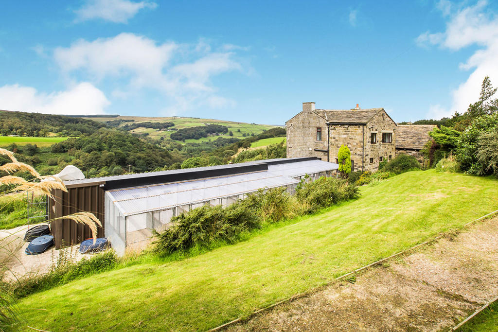 Leaving the city to buy a farm was our right move Moving Stories