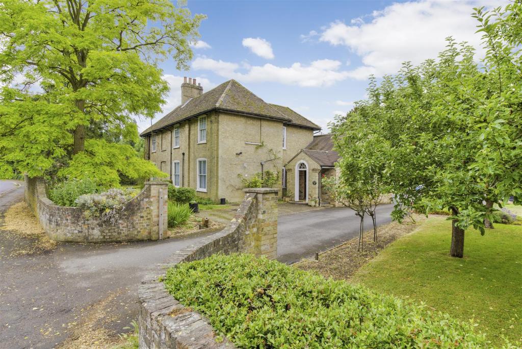 6 homes ripe for renovation