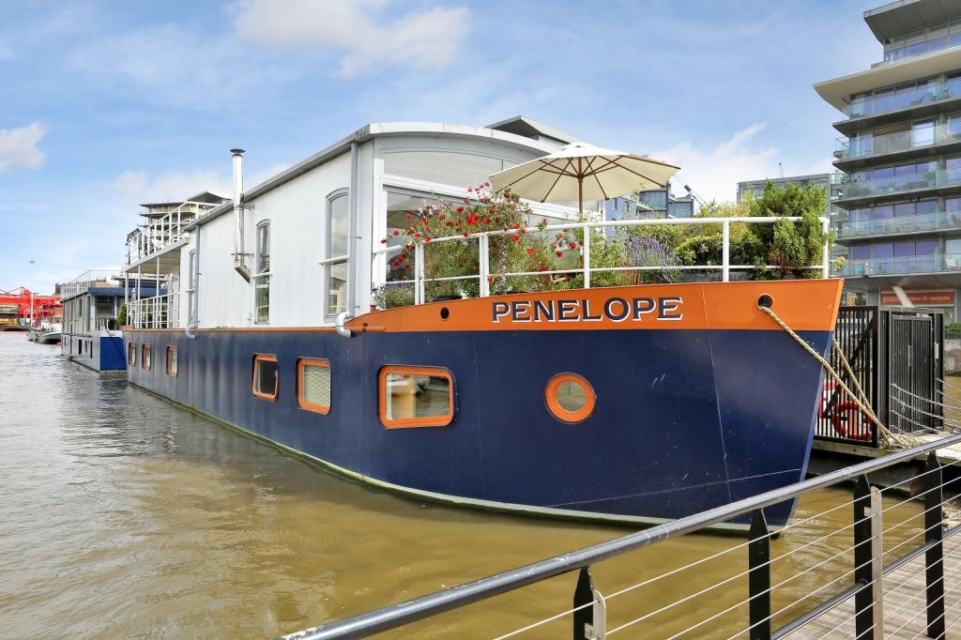 Six Incredible Houseboats For Sale Property Blog