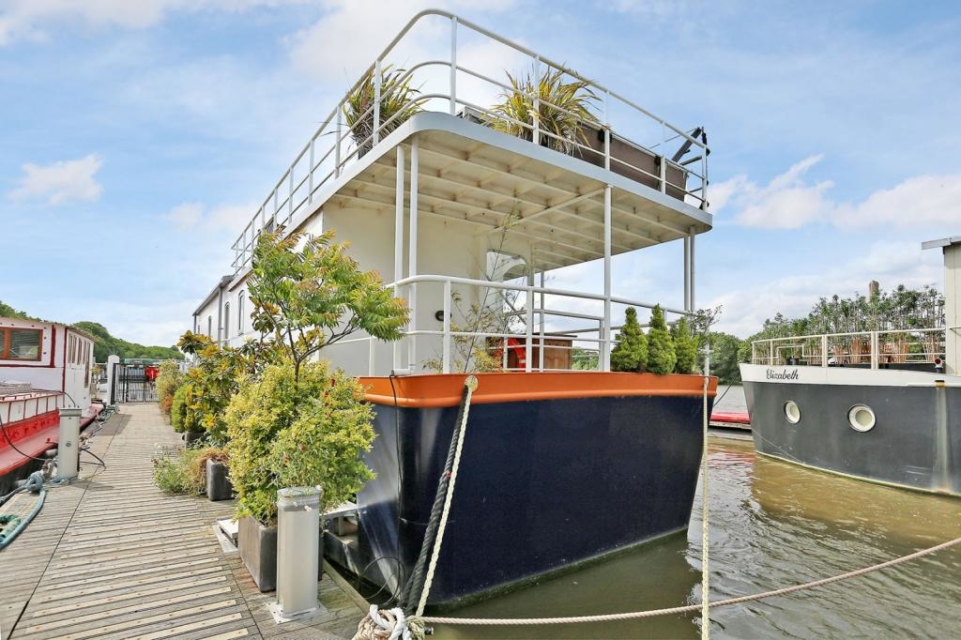 Six Incredible Houseboats For Sale Property Blog