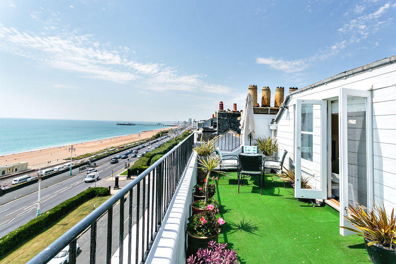 Eight homes with a sea view Property blog