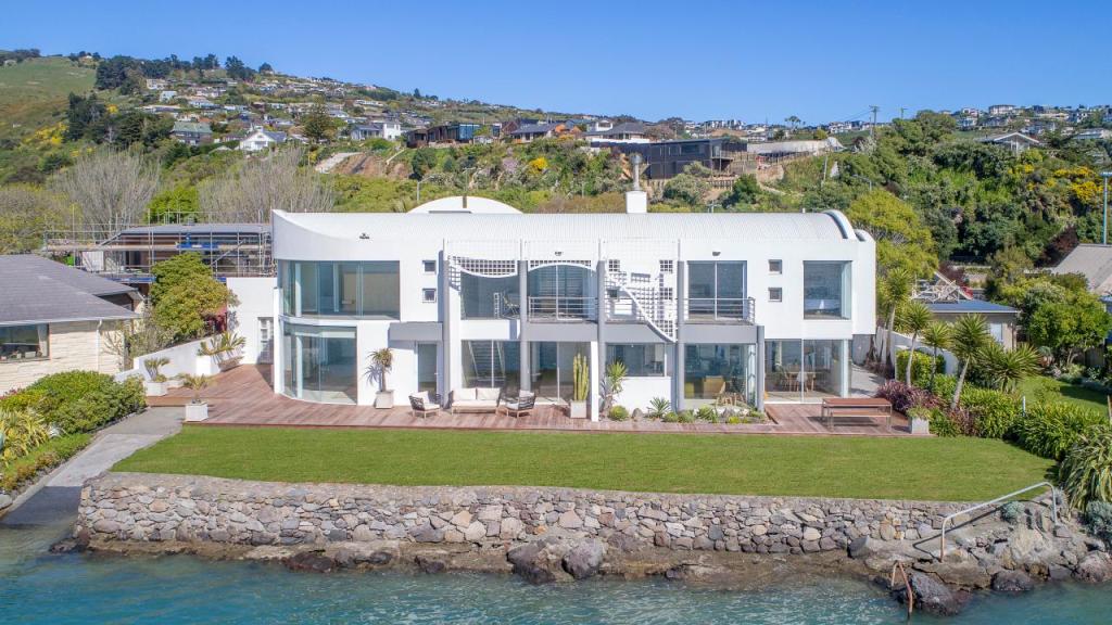 The best overseas homes listed for sale