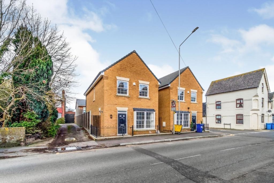 What can I buy for under £300,000? Property blog