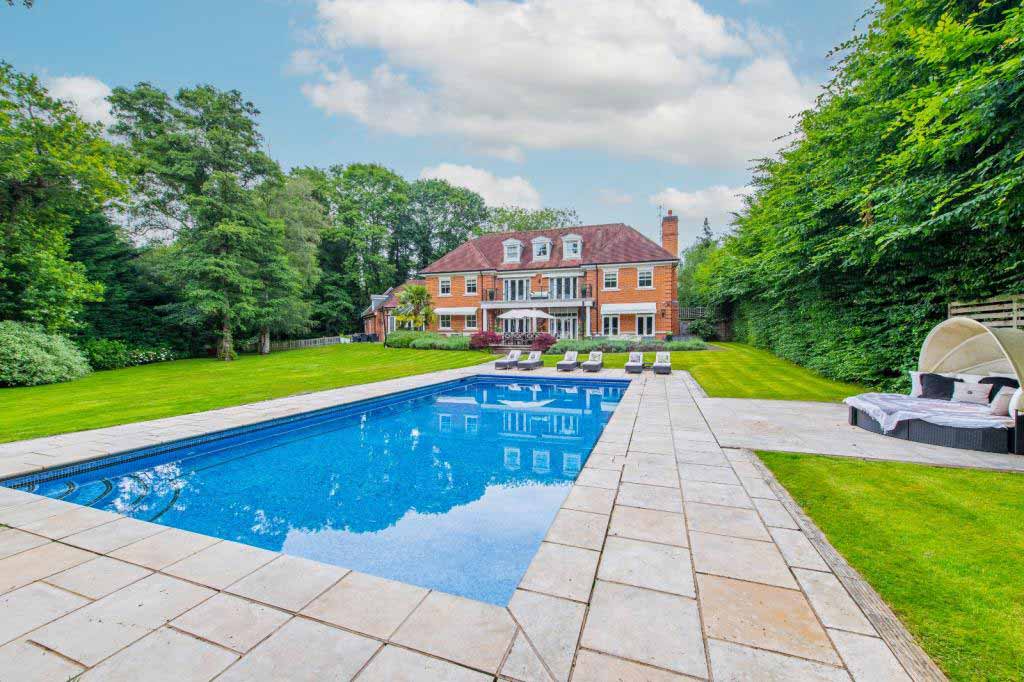 Private pools discount near me