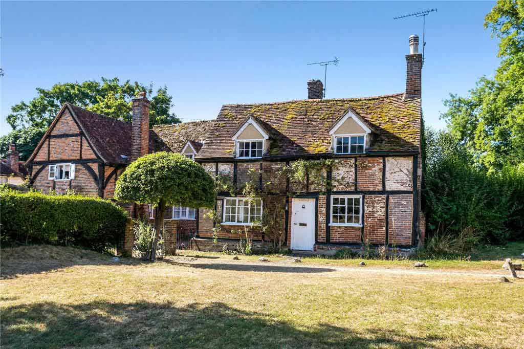 A 2-bed cottage in Buckinghamshire