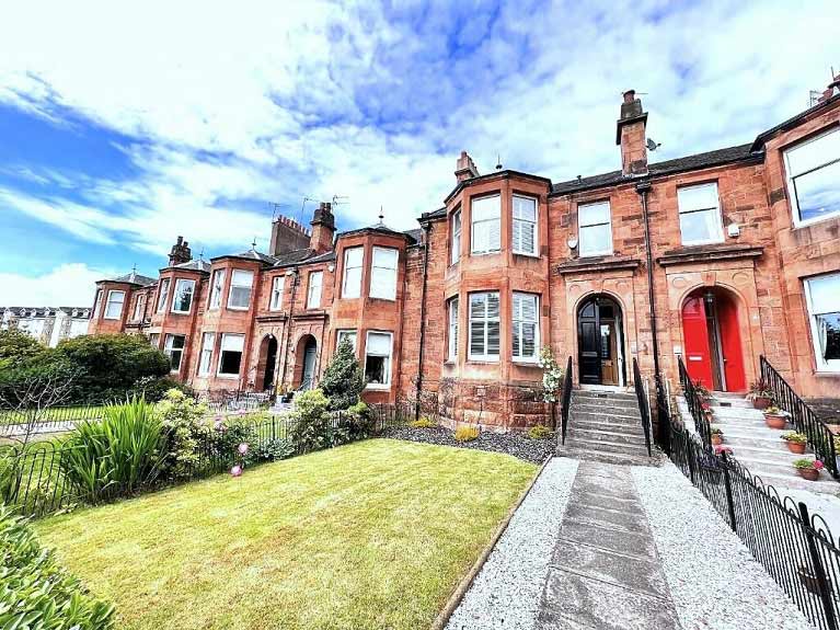 A 4 bedroom mid-terraced villa in Uddingston, Glasgow