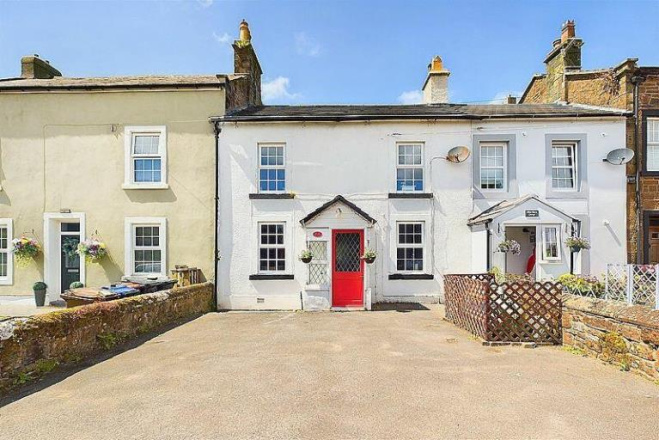 Tour the house used on TV show Taskmaster