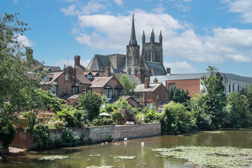 Church and river in Leamington Spa