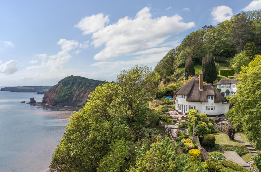 A thatched coastal cottage in Sidmouth