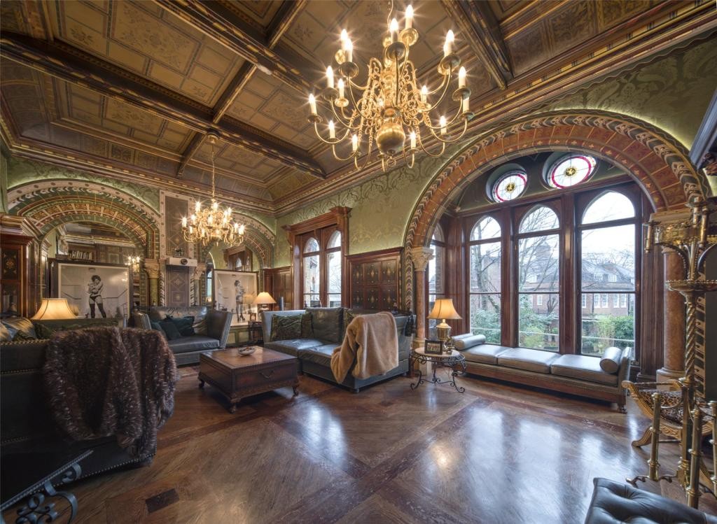 quirky property 5