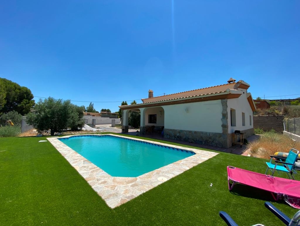 Property 10 (1) Rightmove Overseas Property