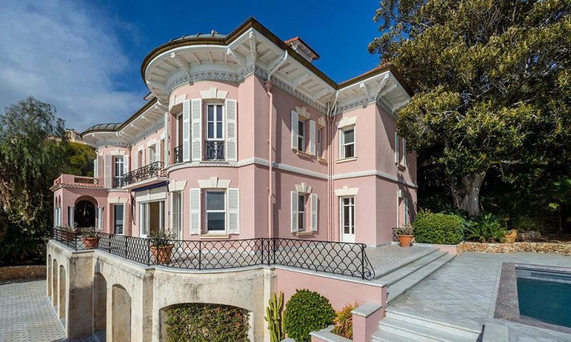 Record day for overseas home-hunting as travel restrictions are eased