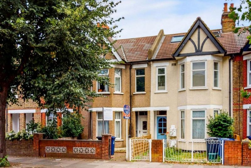 Busiest ever festive period as home-hunters make New Year’s resolution to move