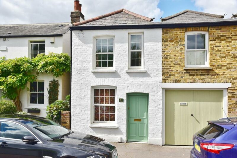 New first-time buyers pay £200 more than last year