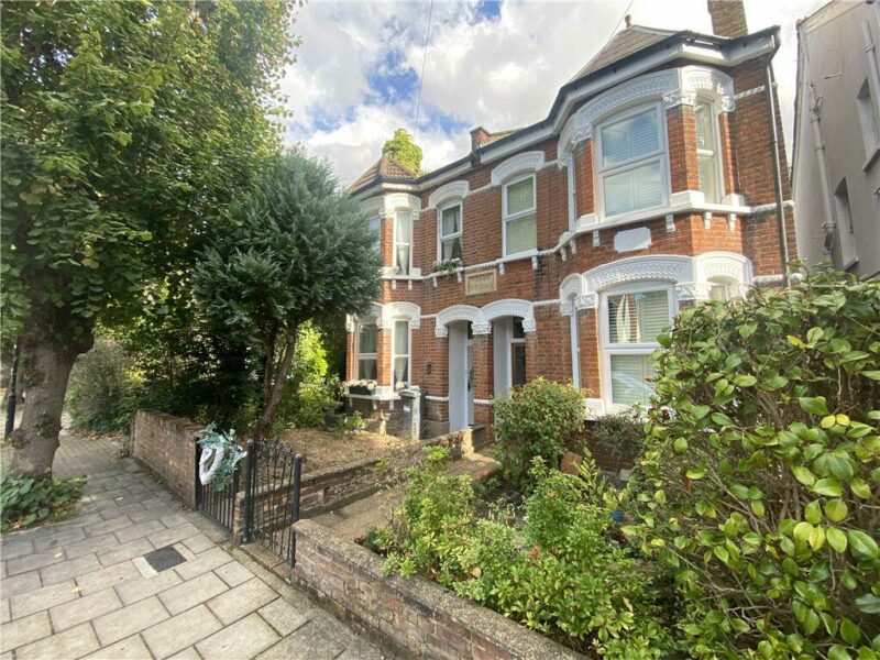 Rents hit 15th consecutive record, as average property receives 25 enquiries