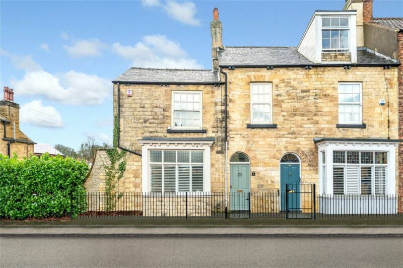 Average 5-year fixed mortgage rate dips below 5%: Rightmove’s weekly mortgage tracker