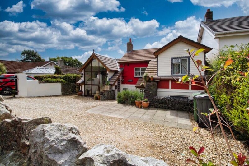 Average first-time buyer mortgage payment nearly £100 less than last year