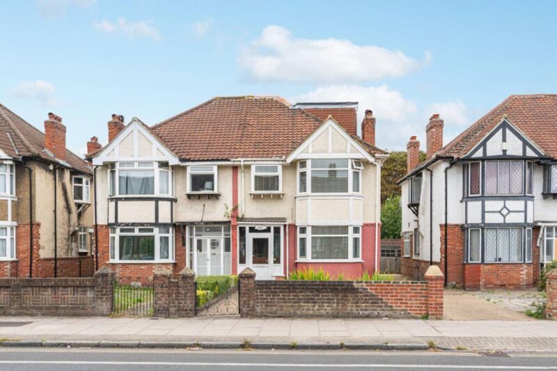 Southern buyers benefit most from static house prices and lower mortgage rates