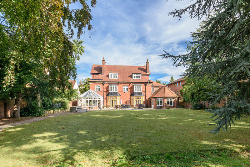 Bigger Boxing Day bounce expected, as prices to rise 2% in 2026