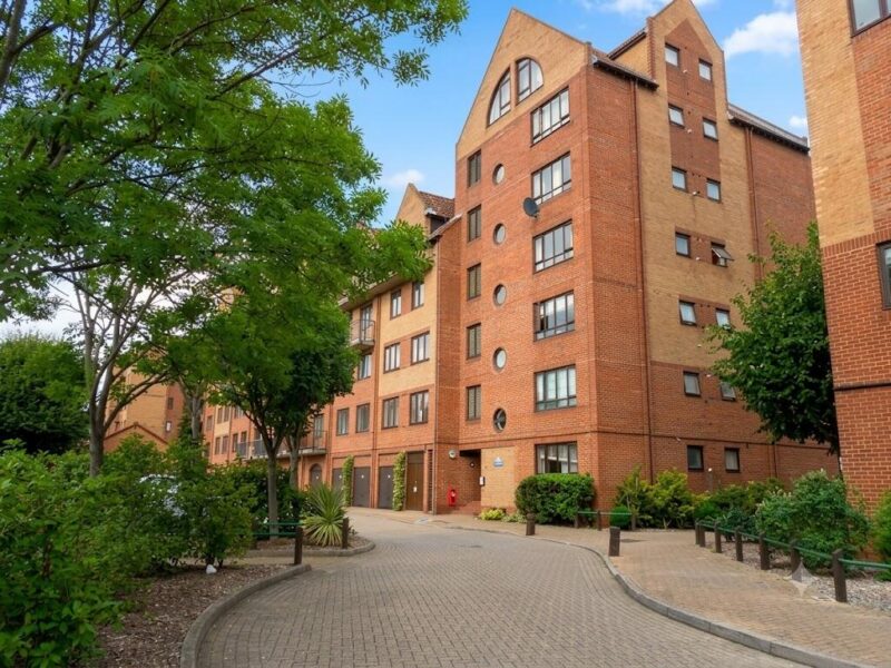 New record rents as rental supply falls for first time since 2022
